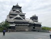 修築後の熊本城天守閣