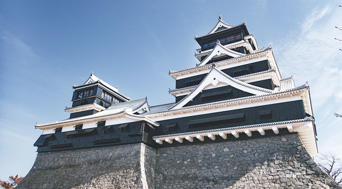 熊本城 熊本城の復興をみながら登校しています